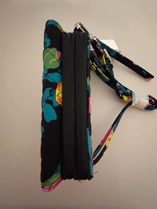 Vera Bradley Floral RFID 3-in-1 Crossbody in Pink and Teal NWT. (Hilo Meadow) - Picture 10 of 16